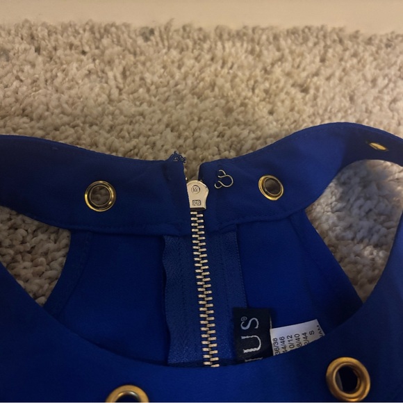 Top - Picture 2 of 4